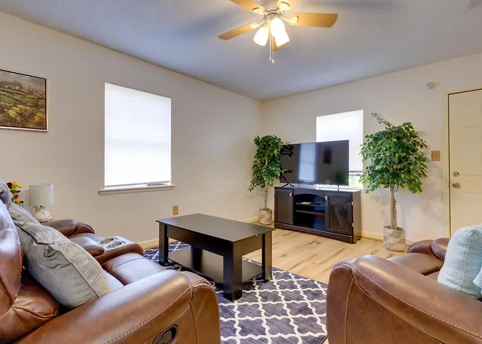 Stunning Gulfport Getaway About 1 Mi To The Beach